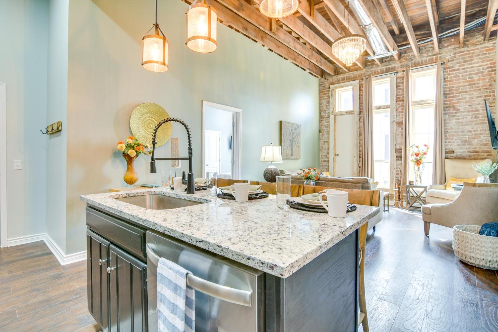 Dtwn Loft In The Heart Of Monett Pets Welcome! Εξωτερικό φωτογραφία